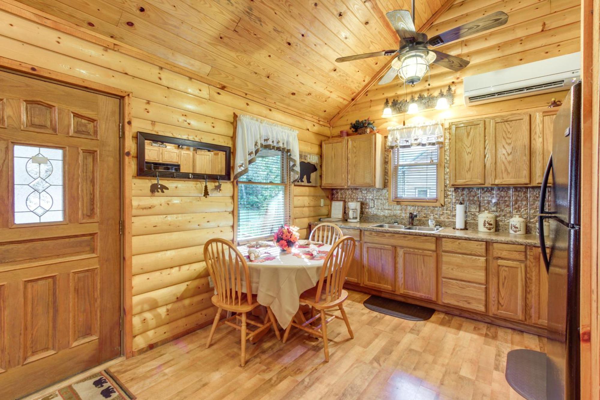 Pet-Friendly Cosby Log Cabin With Backyard And Porch! Extérieur photo